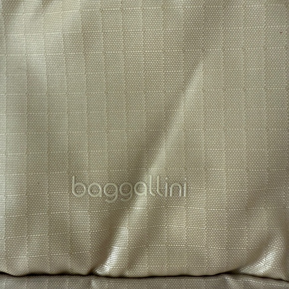 NEW! Baggallini On the Go Waist Belt Pack Tan "Chalk Gloss" Ripstop $70 - Picture 13 of 15